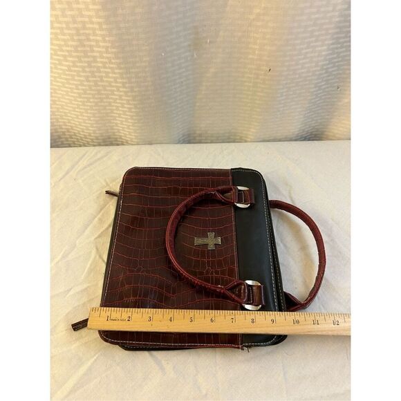 Christian Arts Gifts Bible bag animal print with cross  11x10" zipper - Picture 5 of 7